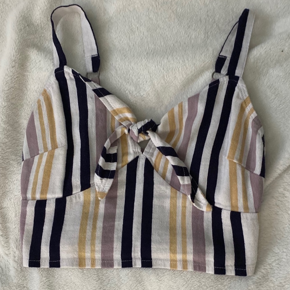 Hollister top